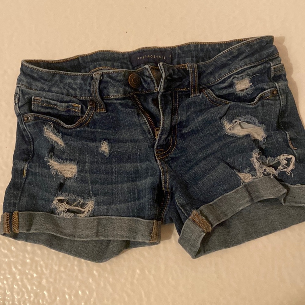 AéRopostale shorts.